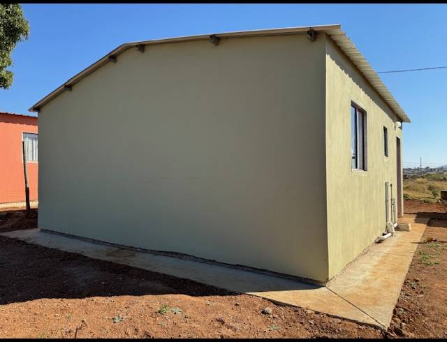2 BEDROOM FREESTANDING FOR SALE IN MPOPHOMENI